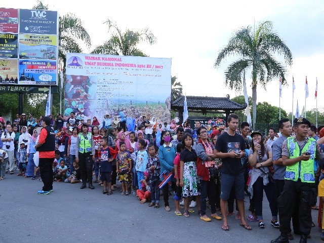 Chùm ảnh: Trang nghiêm rước Phật tại Indonesia ảnh 49 Chùm ảnh: Trang nghiêm rước Phật tại Indonesia ảnh 49