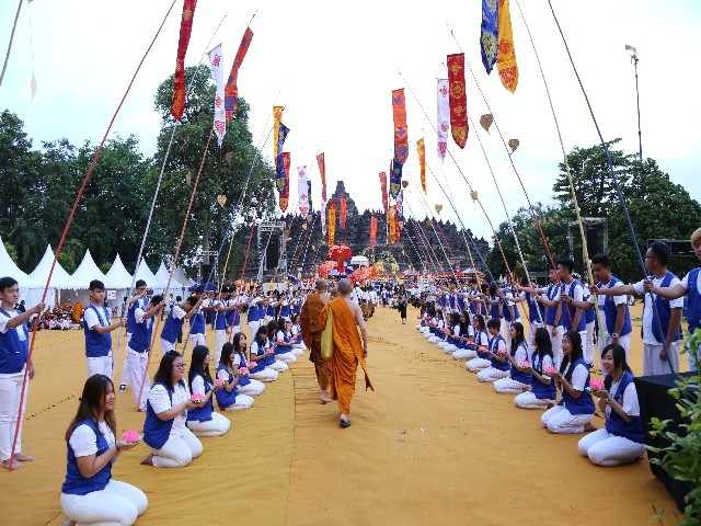 Chùm ảnh: Trang nghiêm rước Phật tại Indonesia ảnh 51 Chùm ảnh: Trang nghiêm rước Phật tại Indonesia ảnh 51