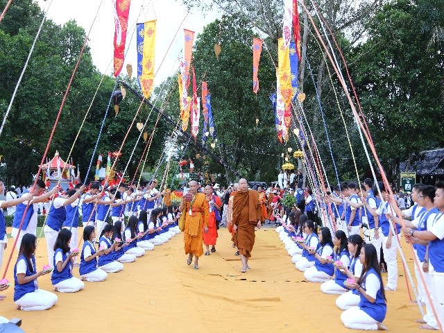 Chùm ảnh: Trang nghiêm rước Phật tại Indonesia ảnh 53 Chùm ảnh: Trang nghiêm rước Phật tại Indonesia ảnh 53