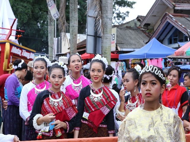 Chùm ảnh: Trang nghiêm rước Phật tại Indonesia ảnh 13 Chùm ảnh: Trang nghiêm rước Phật tại Indonesia ảnh 13