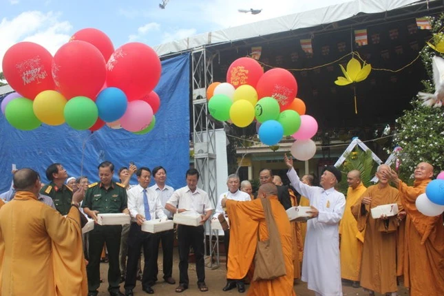 Kính mừng Phật đản PL.2561 tại tỉnh Tây Ninh ảnh 4 tayninh 3.jpg