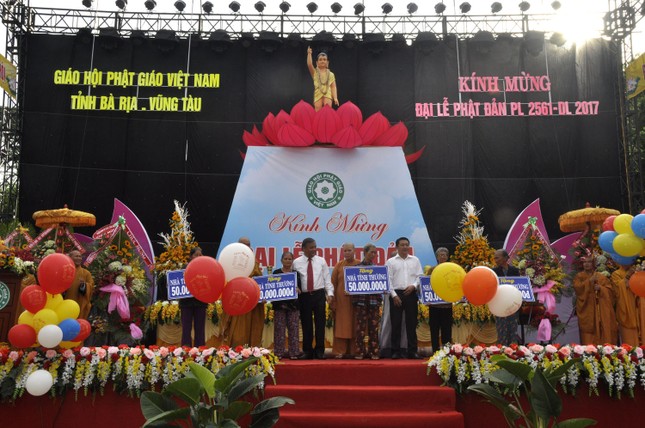 trao nha tinh thuong.JPG