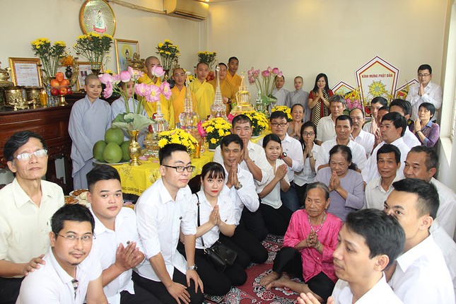 Công ty Quang Minh giúp nhân viên hướng Phật ảnh 5 a cty.jpg