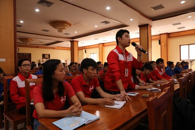 Các nhóm tình nguyện chia sẻ tại chùa Quán Sứ ảnh 7 e1-13.jpg