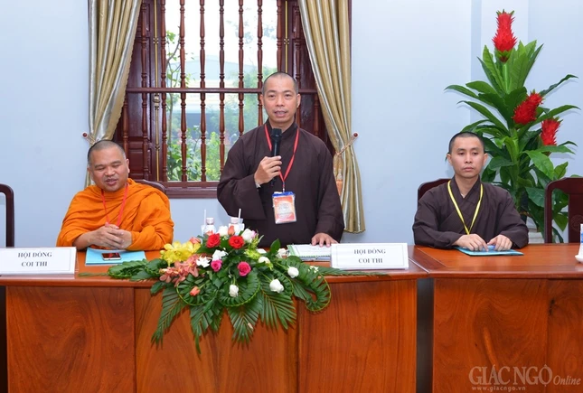 Thi tuyen sinh khoa XII (1).jpg