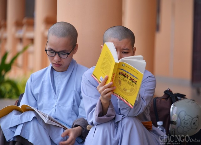 Thi tuyen sinh khoa XII (2).jpg