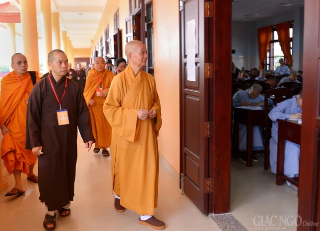 Thi tuyen sinh khoa XII (20).jpg