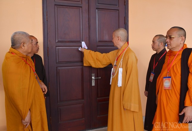 Thi tuyen sinh khoa XII (4).jpg