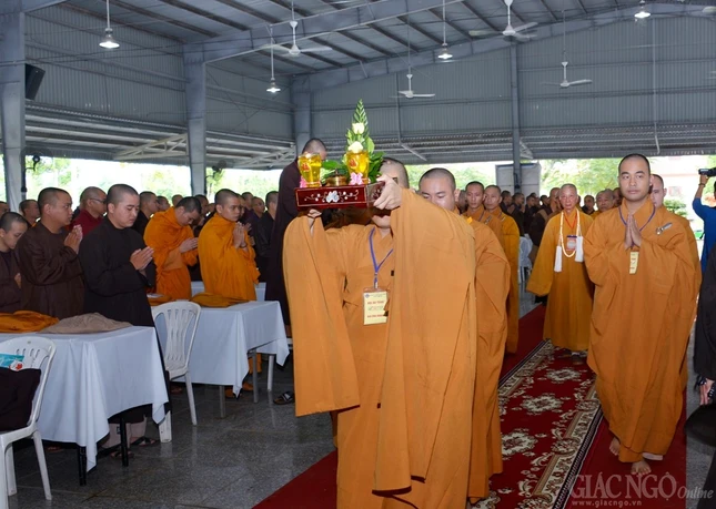 Thi tuyen sinh khoa XII (6).jpg