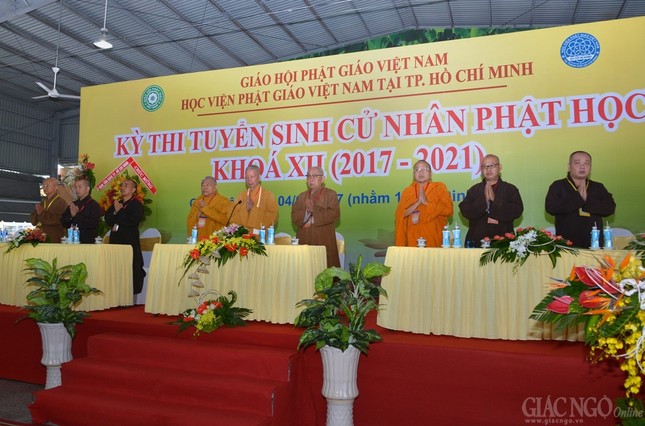 Thi tuyen sinh khoa XII (7).jpg