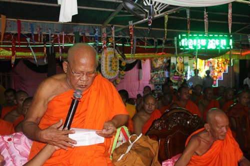 HT Duong Nhon doc dien phan uu cua Trung uong GH.jpg