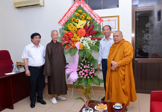 Chuc mung BGN (1).JPG