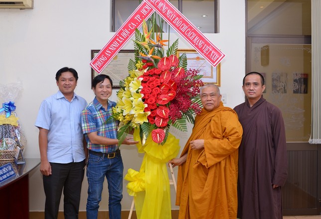 Chuc mung BGN chieu 20-6 (2).JPG