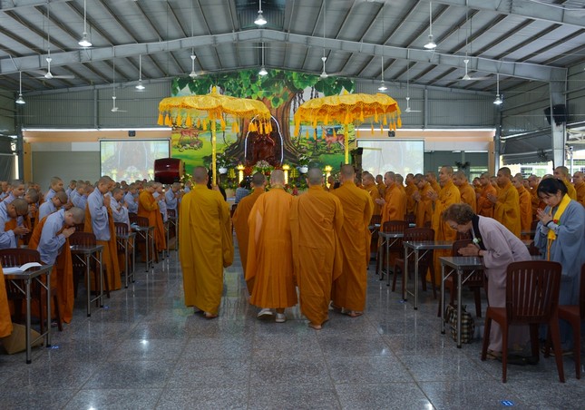 Khoa tu ngay 25-6 (1).JPG