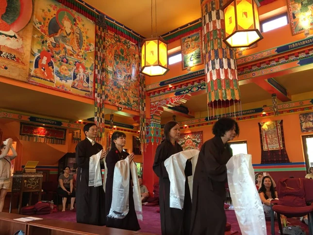 Hungary: Đoàn Phật tử VN giao lưu văn hóa tại chùa Tar ảnh 2 hotvan.jpg