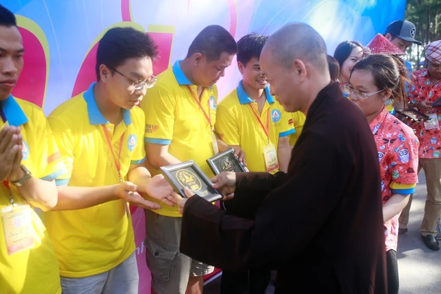Hội trại tuổi trẻ Phật giáo khép lại với ấn tượng đẹp ảnh 3 H_nh 4.JPG