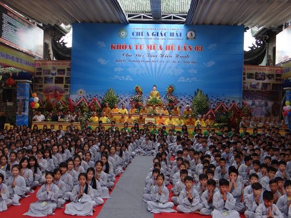 Trên 600 bạn trẻ dự khóa tu "Tâm hiếu hạnh" ảnh 1 a donduong.jpg