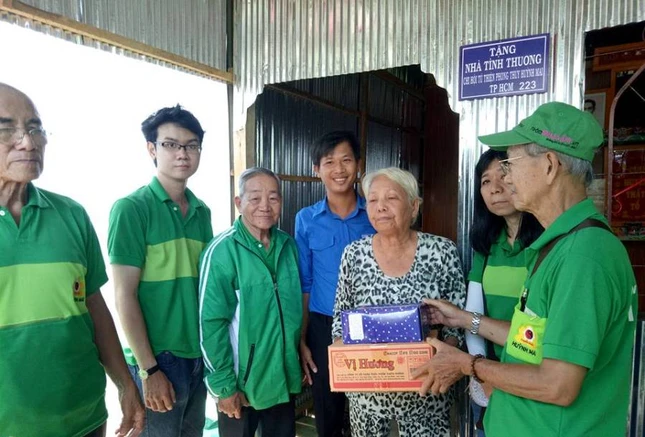 Qc trao nha tinh thuong tai xa  PH-HTN.jpg