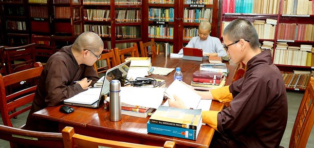 Tăng Ni sinh du học tại Sri Lanka ảnh 2 HOC O SRI LANKA (3).jpg