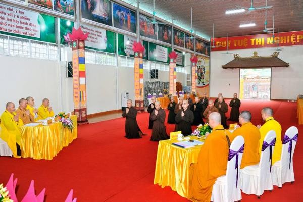 Truyền giới cho giới tử Đại giới đàn Chính Hòa ảnh 5 thanh-hoa-dai-gioi-dan-chinh-hoa-nam-2017-chinh-thuc-truyen-gioi-27_jpg_1503151514.jpg