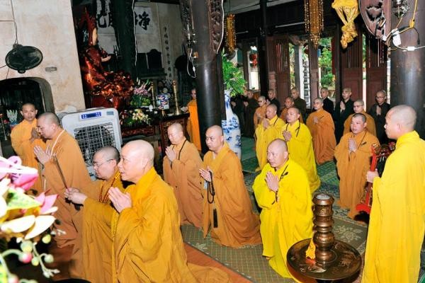 Truyền giới cho giới tử Đại giới đàn Chính Hòa ảnh 1 thanh-hoa-dai-gioi-dan-chinh-hoa-nam-2017-chinh-thuc-truyen-gioi-41_jpg_1503151514_1.jpg