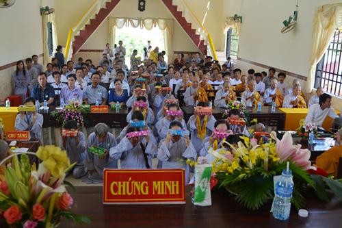 14. Nhi thức dâng cúng Pháp y Casa.JPG