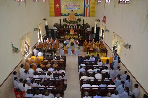 6. Nghi thức dâng Hoa cúng dường.JPG