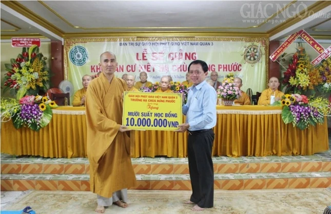 TP.HCM: Trường hạ Hưng Phước bế giảng khóa an cư ảnh 8 14hp.jpg