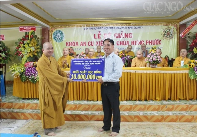 TP.HCM: Trường hạ Hưng Phước bế giảng khóa an cư ảnh 9 15hp.jpg