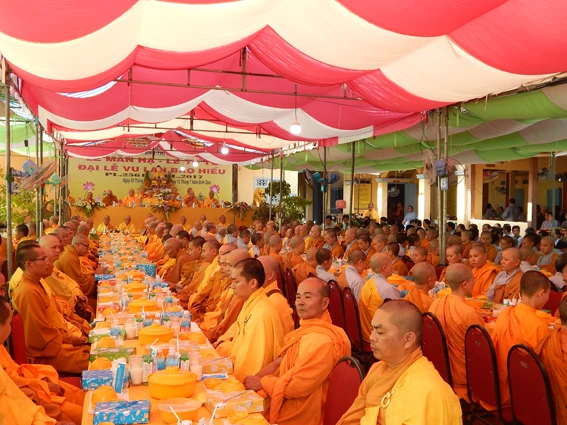 2- Le Man Ha pl 2561 tai Tong Lam Van Thien- TP Phan Thiet.jpg