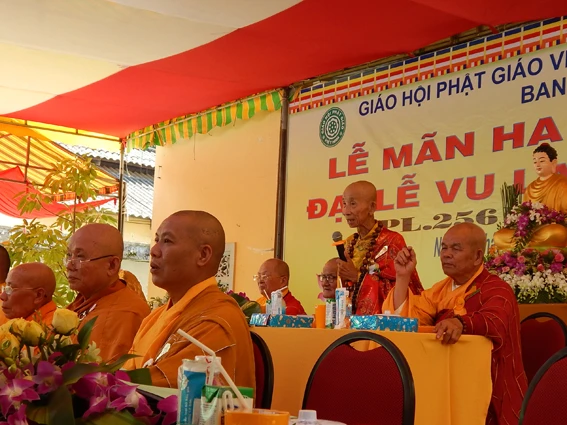 8- HTh Thich Hue Tanh ban dao tu.jpg