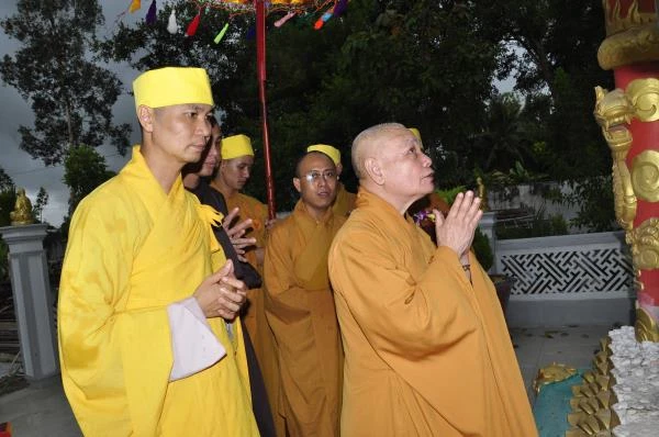 Hậu Giang: TƯGH viếng tang cố HT.Thích Huệ Đức ảnh 3 6364067981138589612_1.jpg