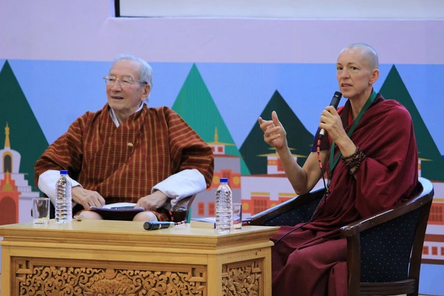 Phatgiaonuocngoai (2).jpg