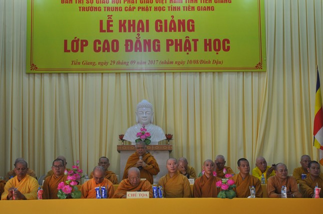 tiengiangcd4.jpg