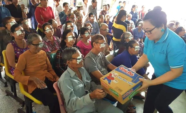 Nhiều đơn vị, cá nhân tặng quà đến người nghèo ảnh 2 MMay.jpg