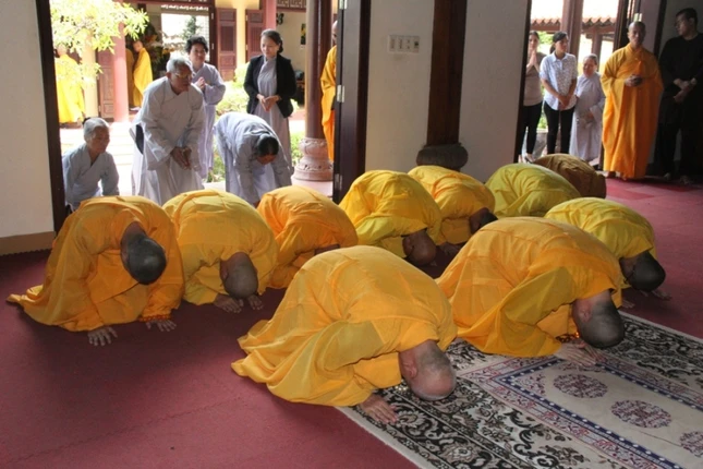 TT-Huế: Lễ húy nhật Trưởng lão HT.Thích Thiện Siêu ảnh 5 8.jpg