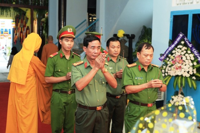 Hơn 100 đoàn viếng tang Trưởng lão HT.Thích Trí Tâm ảnh 3 cantp.jpg