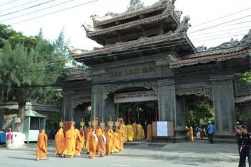 Thỉnh Giác linh HT.Thích Trí Tâm yết Phật, triều Tổ ảnh 2 Tto1.jpg