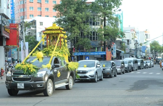 Thỉnh Giác linh HT.Thích Trí Tâm yết Phật, triều Tổ ảnh 1 yt6.jpg