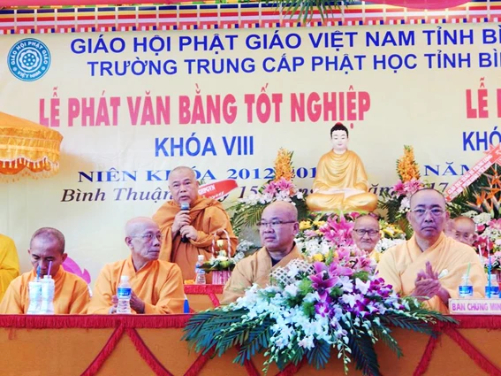 Bình Thuận: Trường TCPH làm lễ tốt nghiệp, khai giảng ảnh 6 8- HT. Thich Giác Toàn ban đạo từ.jpg