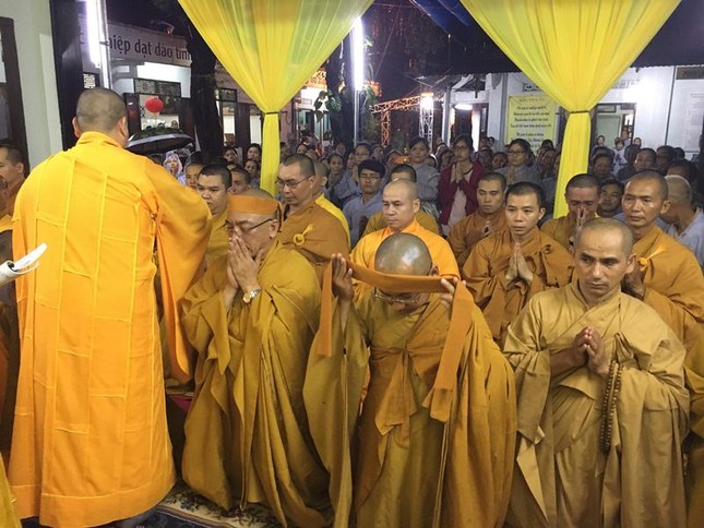 Lễ nhập kim quan nhục thân HT.Thích Trí Viên ảnh 4 a khanhhoa 1.jpg