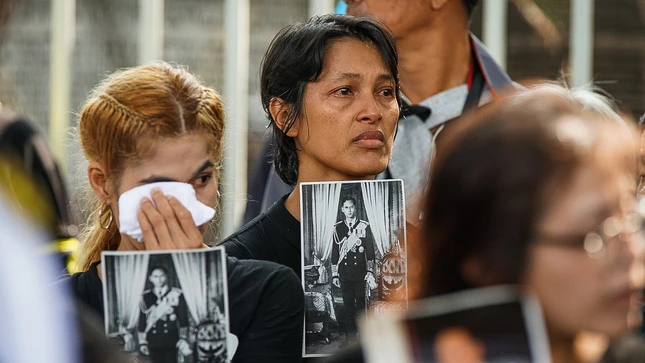 Trang nghiêm lễ hỏa táng nhà vua Thái Lan ảnh 7 hoa-tang-vua-thai-lan11-1509012497776.jpg