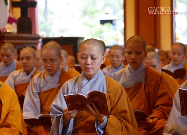 Tung kinh chieu (13).jpg