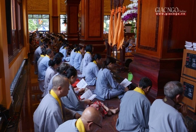 Tung kinh chieu (17).jpg