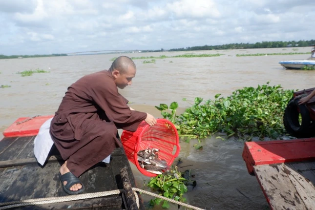 2- Đại đức trưởng phân ban tổ chức phóng sanh.jpg
