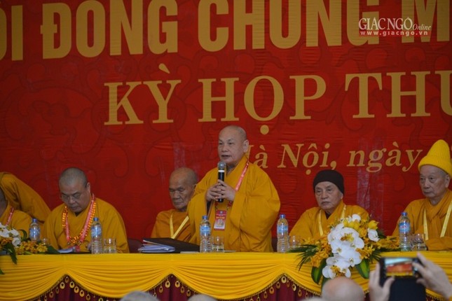 Phiên họp đầu tiên của HĐCM, HĐTS khóa VIII ảnh 4 a hop 5.jpg