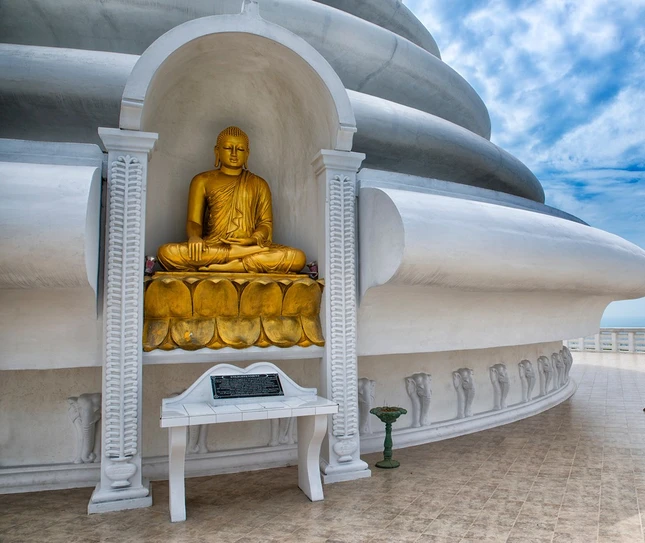 Buddhastupa.jpg