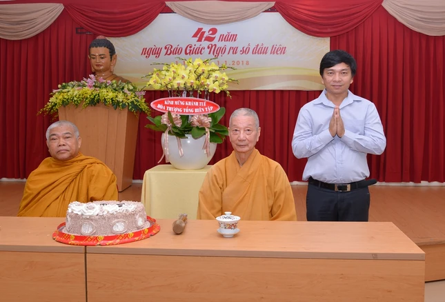 BGN -Ky niem 42 nam  (17).JPG