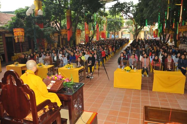 Bạn trẻ dự khóa tu đầu năm mới tại chùa Bằng ảnh 1 a chuabang.jpg