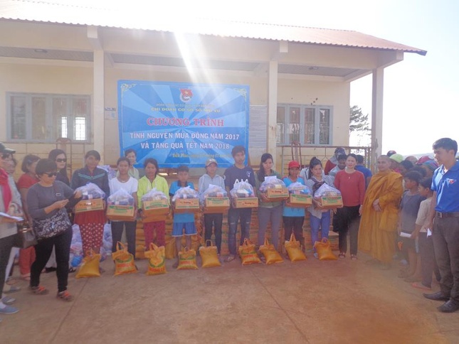 Các chùa làm từ thiện ảnh 1 ngocdat.jpg